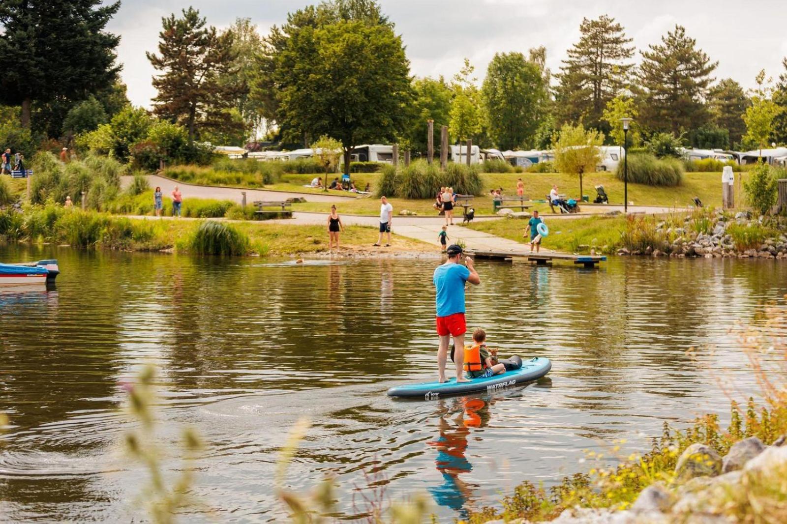 Vakantie & Resort Leukermeer Well  エクステリア 写真