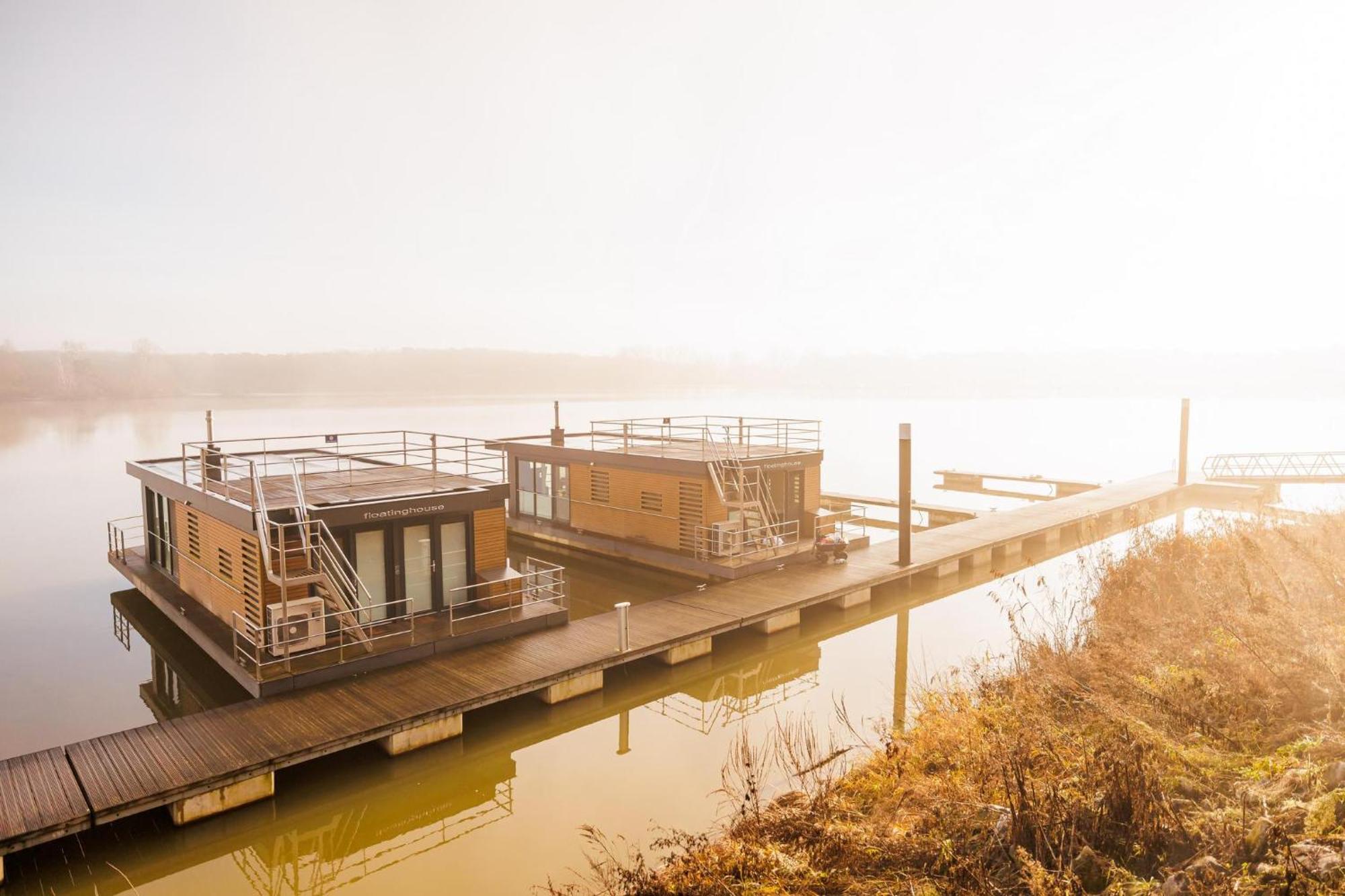 Vakantie & Resort Leukermeer Well  エクステリア 写真