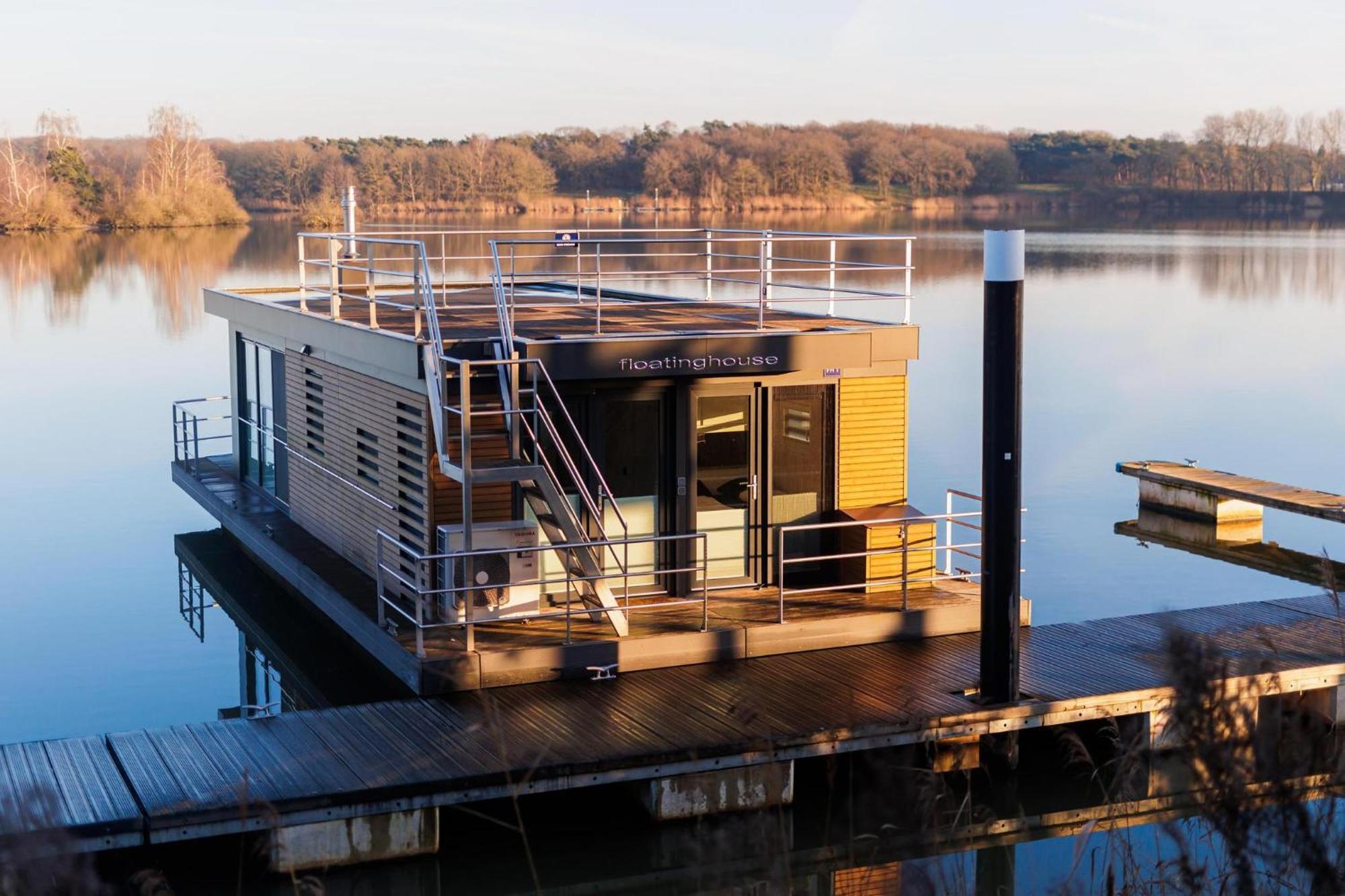 Vakantie & Resort Leukermeer Well  エクステリア 写真